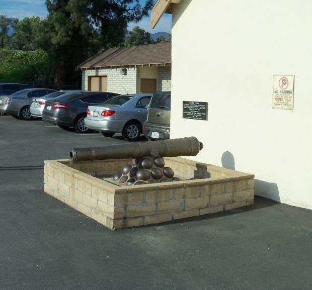 1818 MEXICAN CANNON WAR MEMORIAL