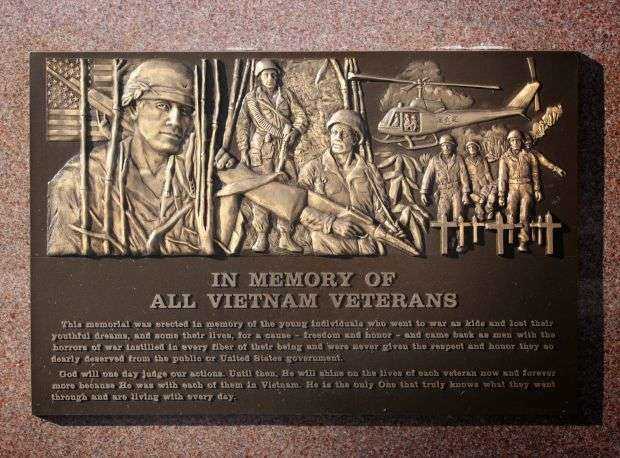 APPLETON VIETNAM VETERANS MEMORIAL PLAQUE