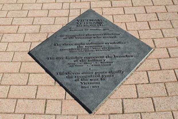 SOUTHEASTERN WISCONSIN VIETNAM VETERANS MEMORIAL PLAQUE