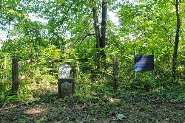 JOHN JONES 2ND BURIAL SITE WAR MEMORIAL