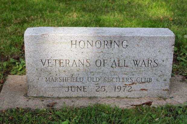 MARSHFIELD VETERANS MEMORIAL PLAQUE