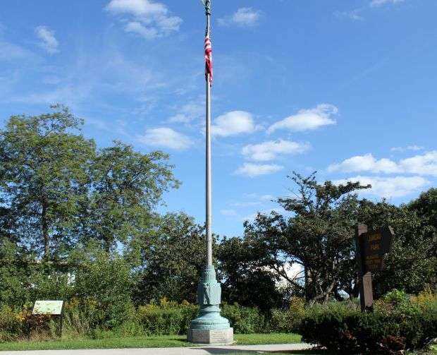 SERVICE STAR LEGION WORLD WAR I MEMORIAL FLAGPOLE