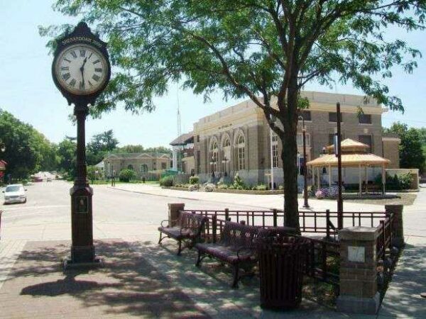 AMERICAN VETERANS MEMORIAL CLOCK