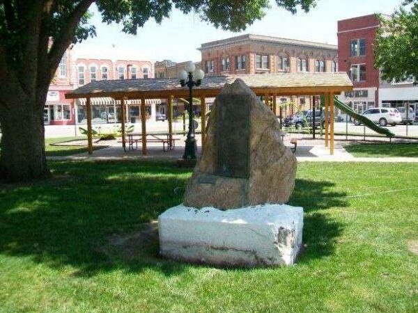 MONTGOMERY CO. WORLD WAR HEROES WHO DIED IN SERVICE MEMORIAL FRONT