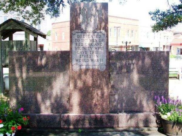 RED OAK AND VICINITY WORLD WAR II MEMORIAL