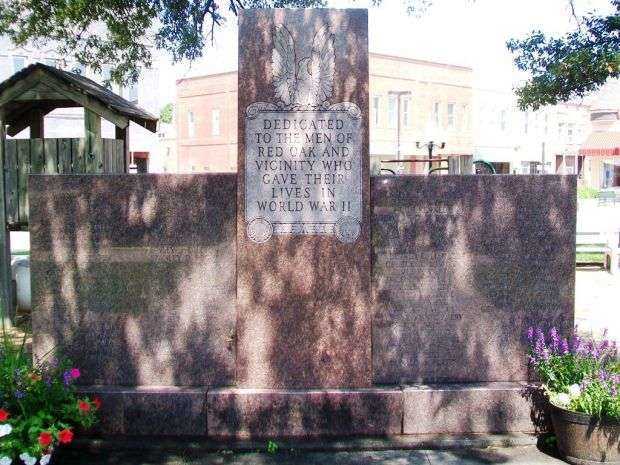 RED OAK AND VICINITY WORLD WAR II MEMORIAL