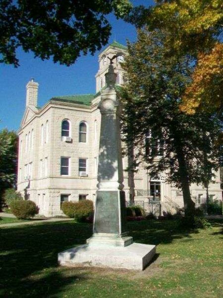 UNION SOLDIERS MONUMENT PEDESTAL