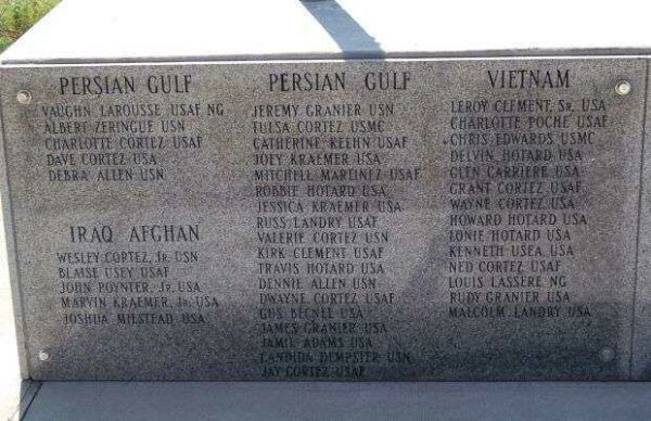 BAYOU BOEUF VETERANS MEMORIAL STONE D