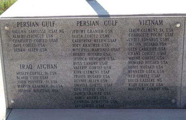 BAYOU BOEUF VETERANS MEMORIAL STONE D