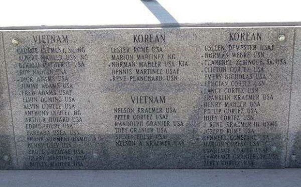 BAYOU BOEUF VETERANS MEMORIAL STONE C