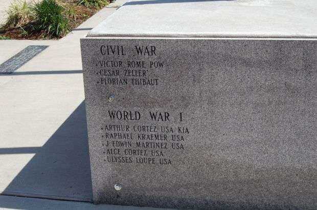BAYOU BOEUF VETERANS MEMORIAL STONE A