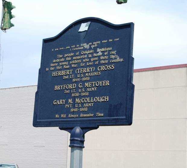 OAKDALE VIETNAM VETERANS WAR MEMORIAL MARKER