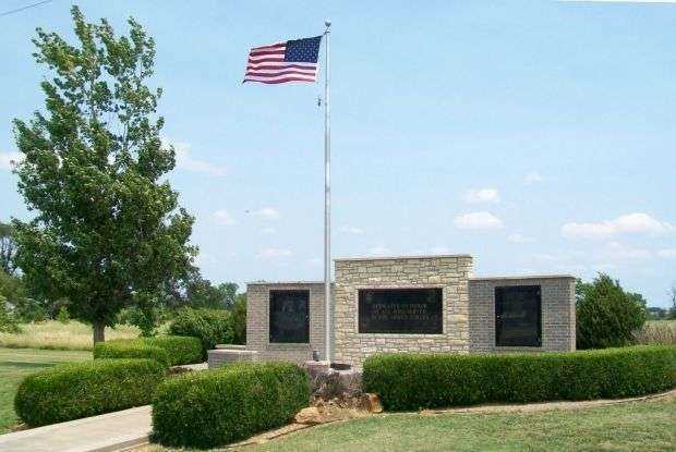 WAVERLY VETERANS MONUMENT