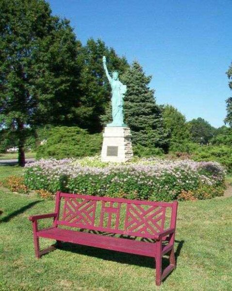KANSAS CITY REPLICA OF THE STATUE OF LIBERTY MEMORIAL