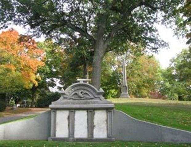 NEWTON CENTER CIVIL WAR MEMORIAL