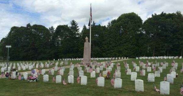 PINE GROVE CEMETERY WAR VETERANS MEMORIAL