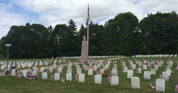 PINE GROVE CEMETERY WAR VETERANS MEMORIAL