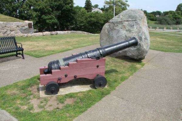 FORT PHOENIX REVOLUTIONARY WAR CANNON MEMORIAL