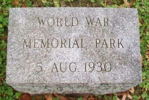 WORLD WAR MEMORIAL PARK DEDICATION STONE