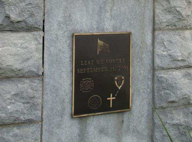 GOUVERNEUR MEMORIAL ARCH PLAQUE F