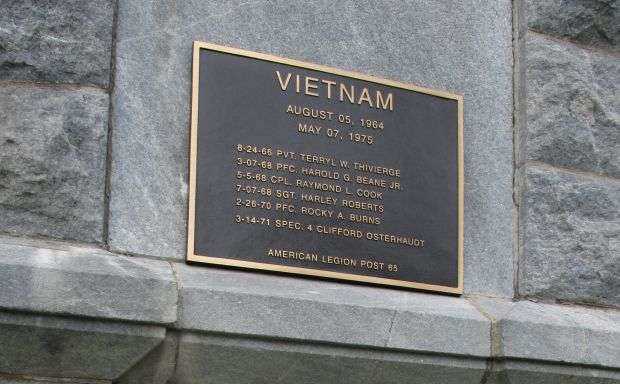 GOUVERNEUR MEMORIAL ARCH PLAQUE D