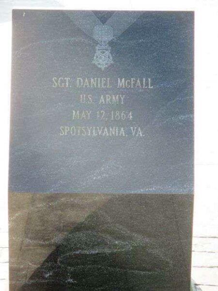 NIAGARA FALLS VETERANS MEMORIAL MEDAL OF HONOR STONE D