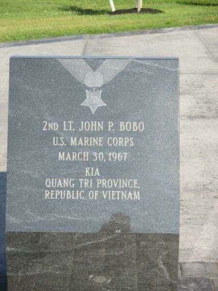 NIAGARA FALLS VETERANS MEMORIAL MEDAL OF HONOR STONE A