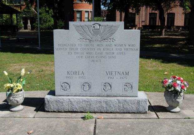 CHEMUNG COUNTY KOREA AND VIETNAM MEMORIAL CENTER STONE
