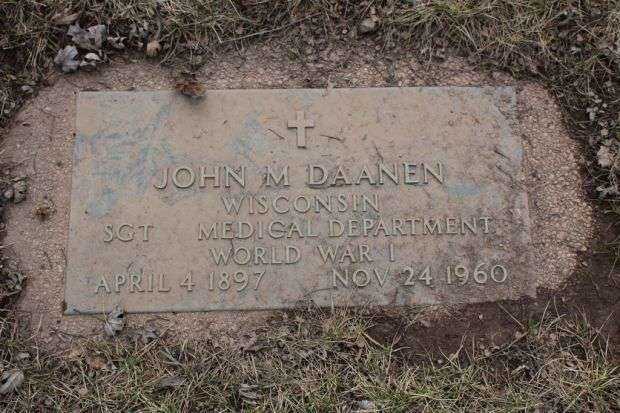 JOHN M DAANEN MEMORIAL CEMETERY STONE