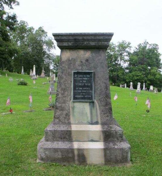 MAPLE GROVE CEMETERY WORLD WAR MEMORIAL