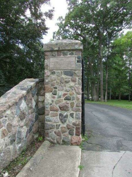 MAJOR GEORGE CROGHAN WAR MEMORIAL GATE
