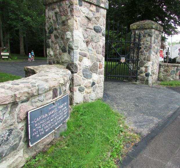 CAPTAIN SAMUEL THOMSON WAR MEMORIAL GATE