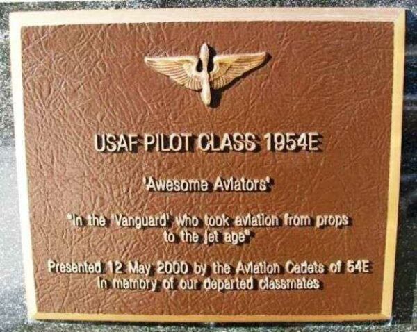 USAF PILOT CLASS 1954E MEMORIAL PLAQUE