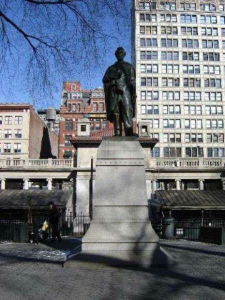 PRESIDENT ABRAHAM LINCOLN MEMORIAL STATUE