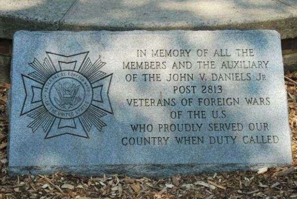 VETERANS OF FOREIGN WARS POST 2813 MEMORIAL PLAQUE