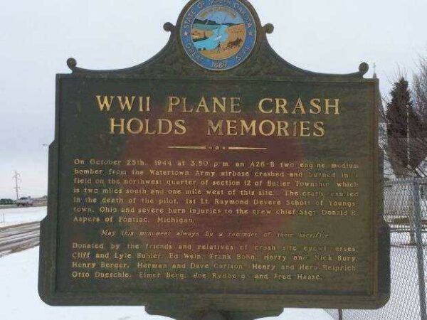 WWII PLANE CRASH HOLDS MEMORIES MEMORIAL MARKER