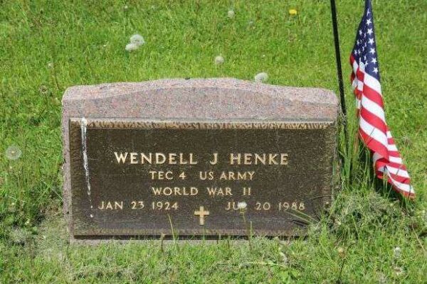 WENDELL J HENKE MEMORIAL CEMETERY STONE