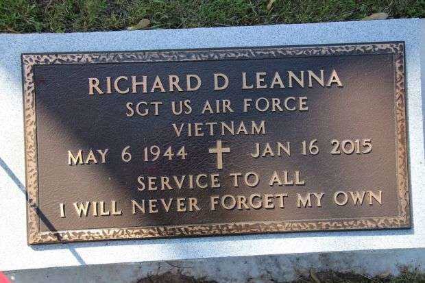 RICHARD D LEANNA MEMORIAL CEMETERY STONE