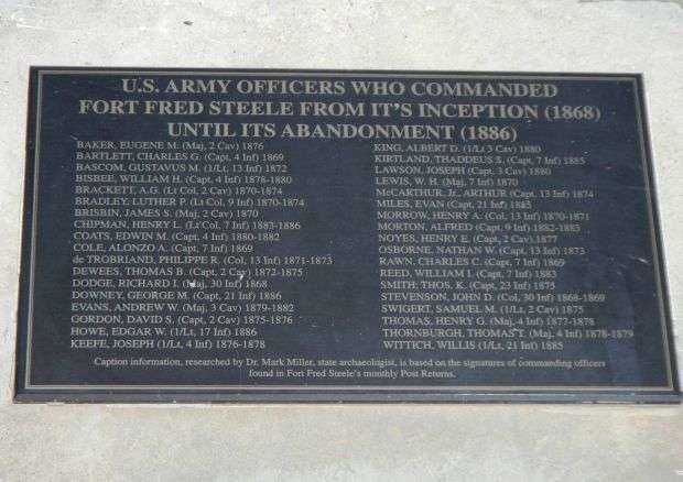 OFFICERS WHO COMMANDED FORT FRED STEELE MEMORIAL PLAQUE