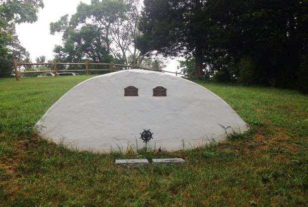 REVOLUTIONARY SOLDIERS SPENCER GRAYSON AND WILLIAM GRAYSON MEMORIAL