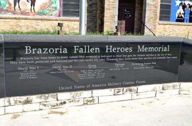 BRAZORIA FALLEN HEROES MEMORIAL CLOSEUP