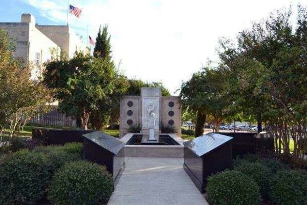 POOL OF TEARS VETERANS MEMORIAL