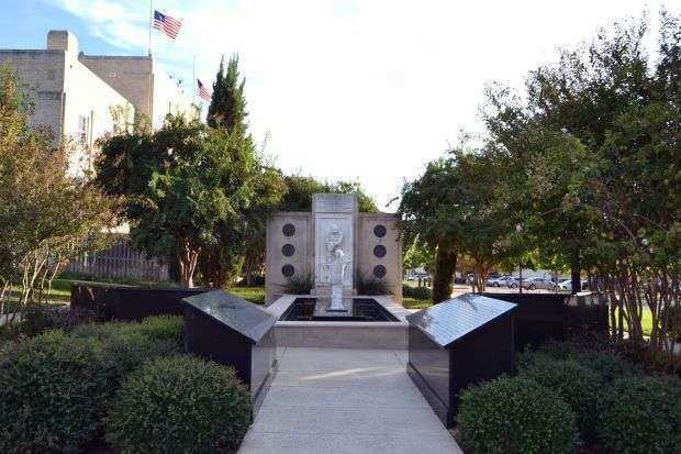 POOL OF TEARS VETERANS MEMORIAL