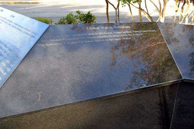 POOL OF TEARS VETERANS MEMORIAL HONOR ROLL STONE E