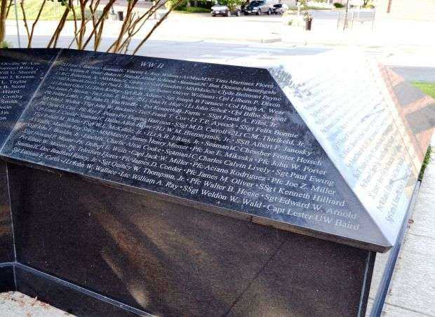 POOL OF TEARS VETERANS MEMORIAL HONOR ROLL STONE B