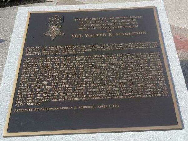 BARTLETT VETERANS MEMORIAL PLAQUE A