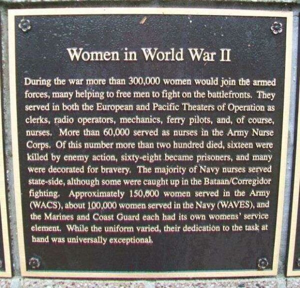WOMEN IN WORLD WAR II MEMORIAL PLAQUE