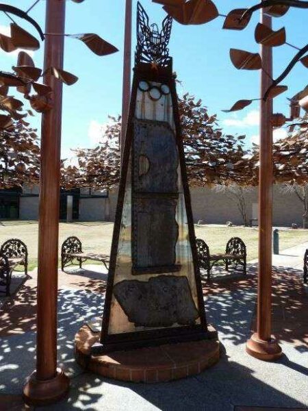 CITY OF GLENDALE VETERANS MEMORIAL SIDE B