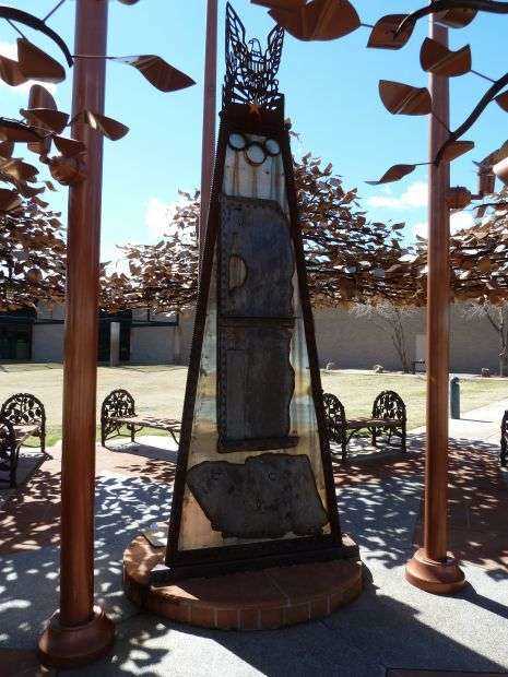 CITY OF GLENDALE VETERANS MEMORIAL SIDE B