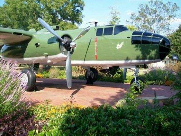 NORTH AMERICA B-25 MITCHELL WAR MEMORIAL AIRPLANE